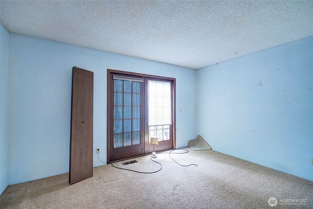 8924 W Meadow Lake Drive, Snohomish, WA 98290