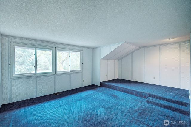 8924 W Meadow Lake Drive, Snohomish, WA 98290