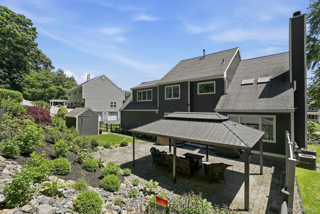 31 Ridge Road, Cortlandt Manor, NY 10567