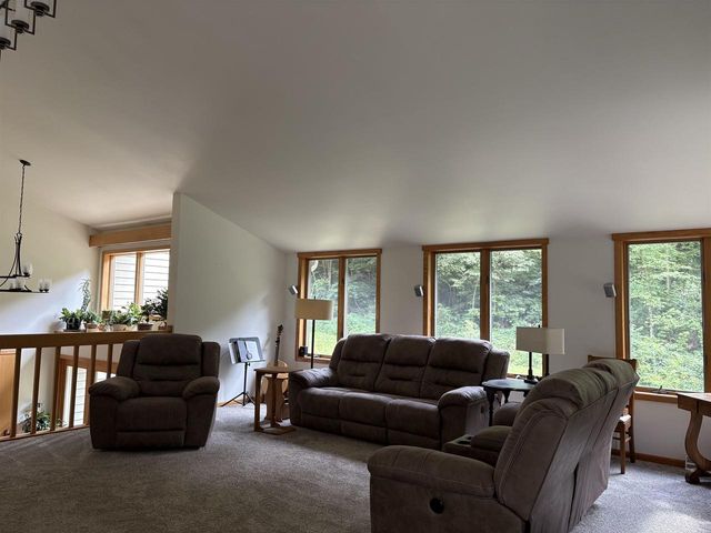 62834 Collins Lane, Prairie Du Chien, WI 53821