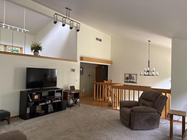 62834 Collins Lane, Prairie Du Chien, WI 53821