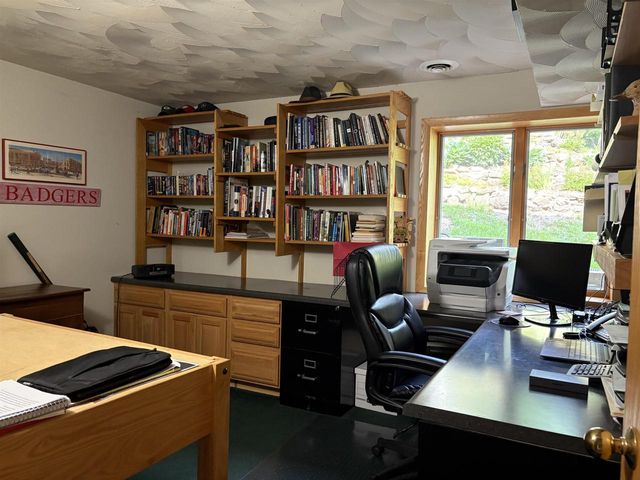 62834 Collins Lane, Prairie Du Chien, WI 53821