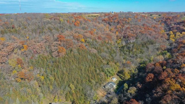 62834 Collins Lane, Prairie Du Chien, WI 53821