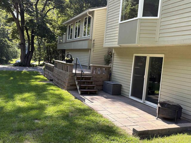 62834 Collins Lane, Prairie Du Chien, WI 53821