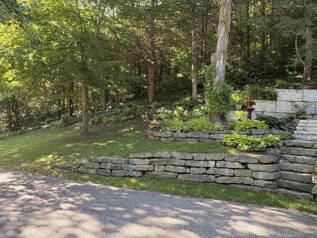 62834 Collins Lane, Prairie Du Chien, WI 53821