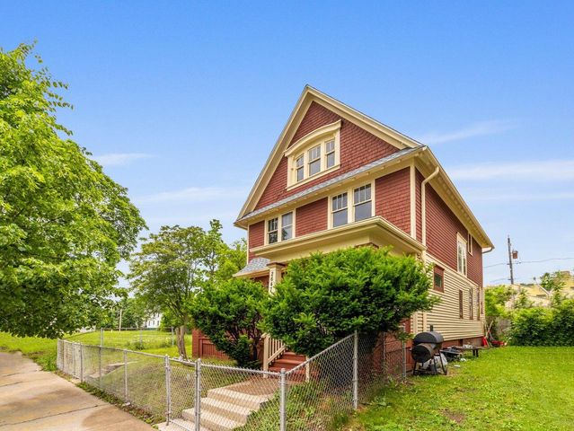 2647 N 21st STREET, Milwaukee, WI 53206