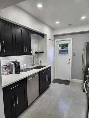 5133 SW 27th Ter, Dania Beach, FL 33312