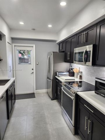 5133 SW 27th Ter, Dania Beach, FL 33312