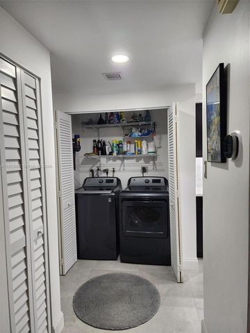 5133 SW 27th Ter, Dania Beach, FL 33312