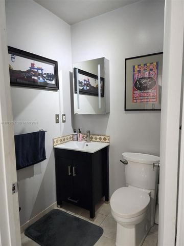 5133 SW 27th Ter, Dania Beach, FL 33312