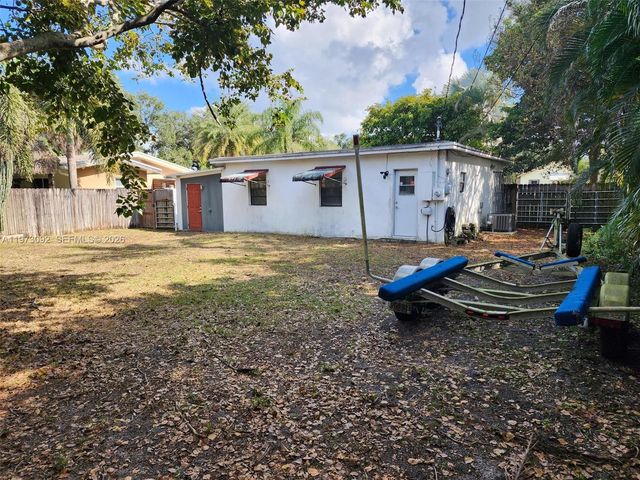 5133 SW 27th Ter, Dania Beach, FL 33312