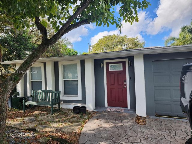 5133 SW 27th Ter, Dania Beach, FL 33312