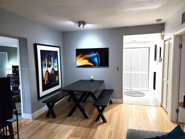 5133 SW 27th Ter, Dania Beach, FL 33312