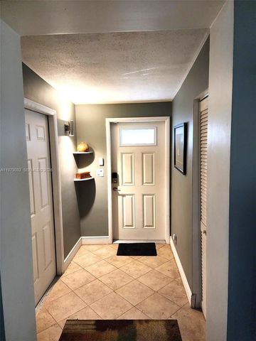 5133 SW 27th Ter, Dania Beach, FL 33312