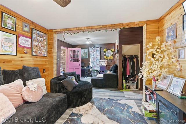 36553 Romulus Avenue, Romulus, MI 48174