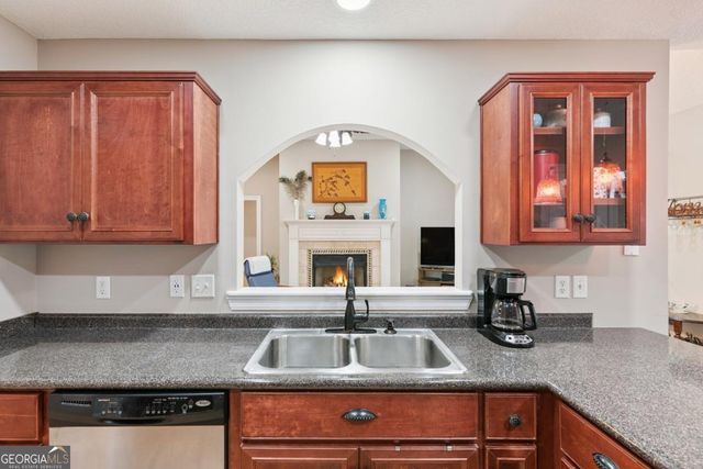 147 Country Walk Circle, Brunswick, GA 31525