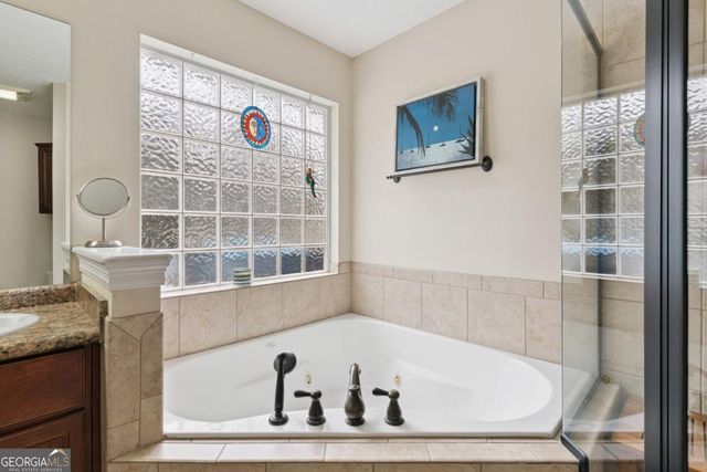 147 Country Walk Circle, Brunswick, GA 31525