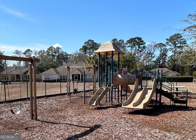 147 Country Walk Circle, Brunswick, GA 31525