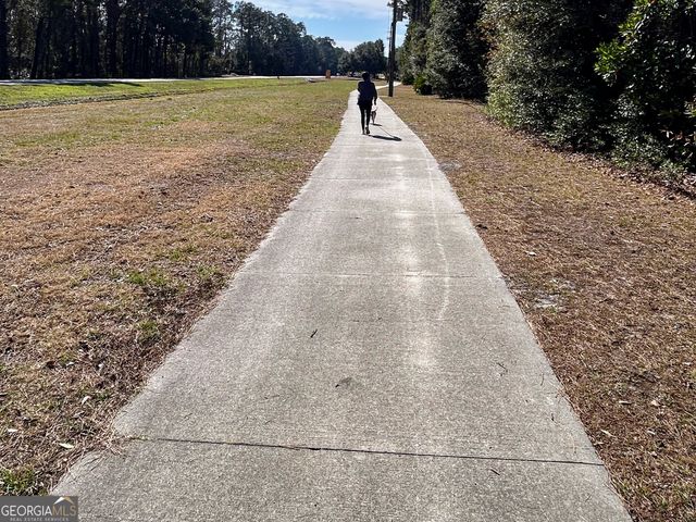 147 Country Walk Circle, Brunswick, GA 31525