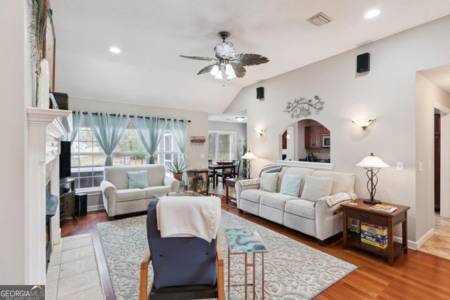 147 Country Walk Circle, Brunswick, GA 31525