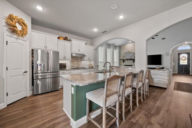 2741 Thornhill Lane, Mansfield, TX 76084