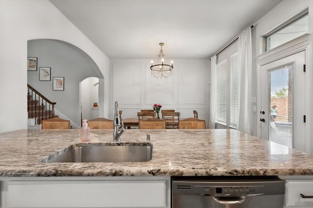 2741 Thornhill Lane, Mansfield, TX 76084