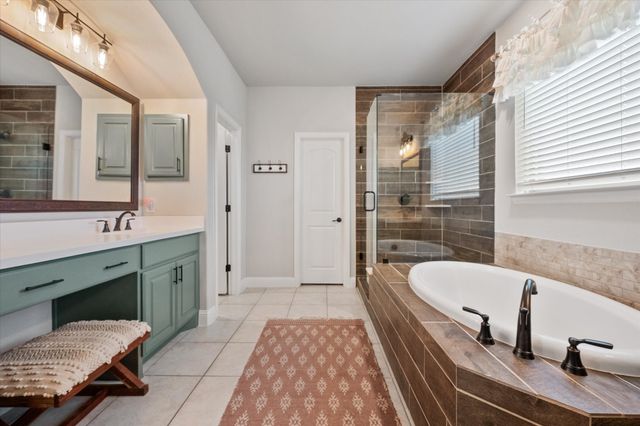 2741 Thornhill Lane, Mansfield, TX 76084