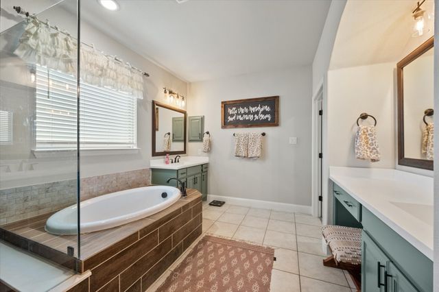 2741 Thornhill Lane, Mansfield, TX 76084