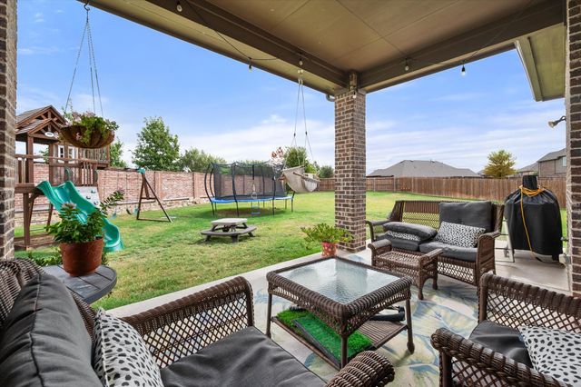 2741 Thornhill Lane, Mansfield, TX 76084