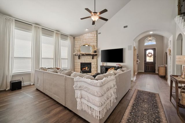 2741 Thornhill Lane, Mansfield, TX 76084