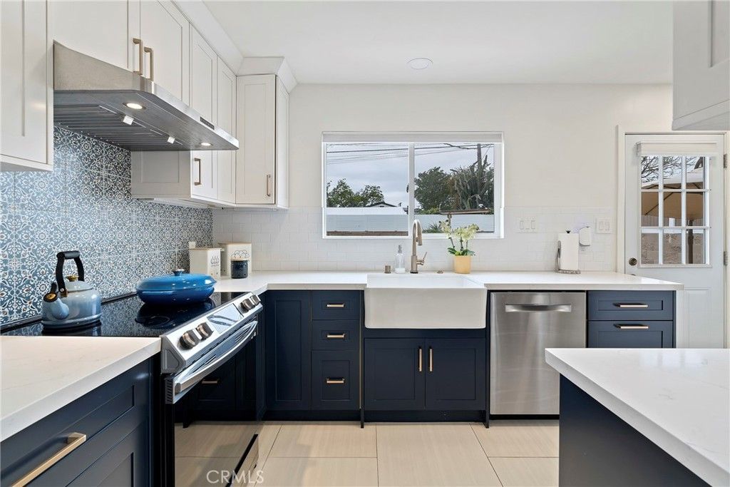 8347 Katherine Avenue, Panorama City, CA 91402