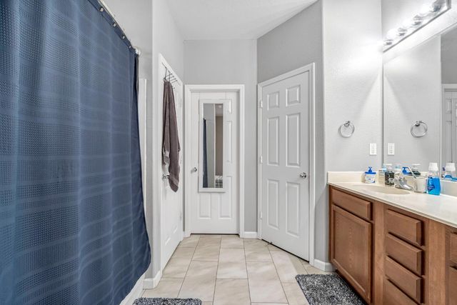 2430 S Hayston Avenue, Fresno, CA 93725