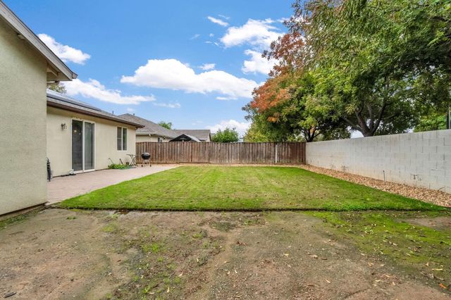 2430 S Hayston Avenue, Fresno, CA 93725