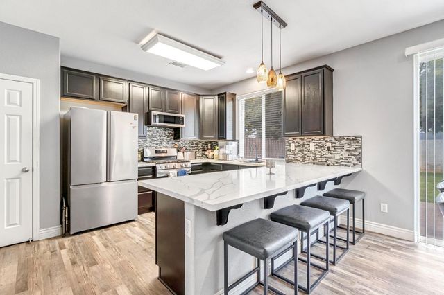 2430 S Hayston Avenue, Fresno, CA 93725