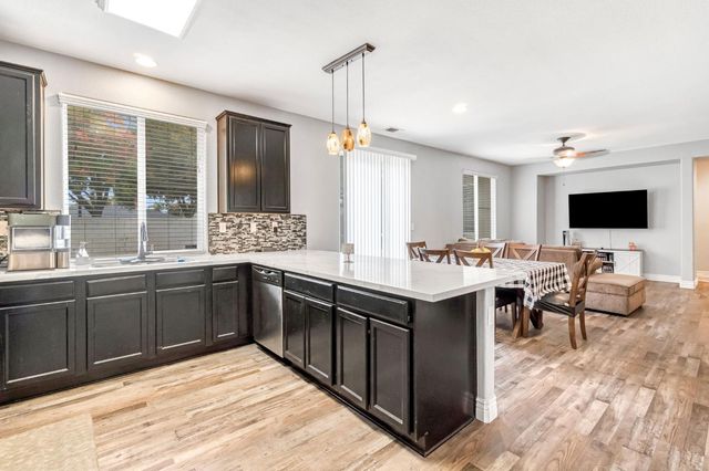 2430 S Hayston Avenue, Fresno, CA 93725