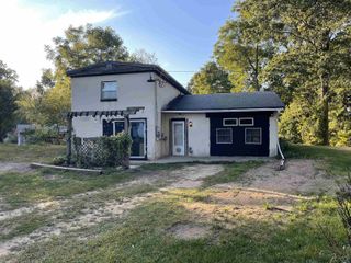 104 Clyde James Road, Pleasant Lake, MI 49272