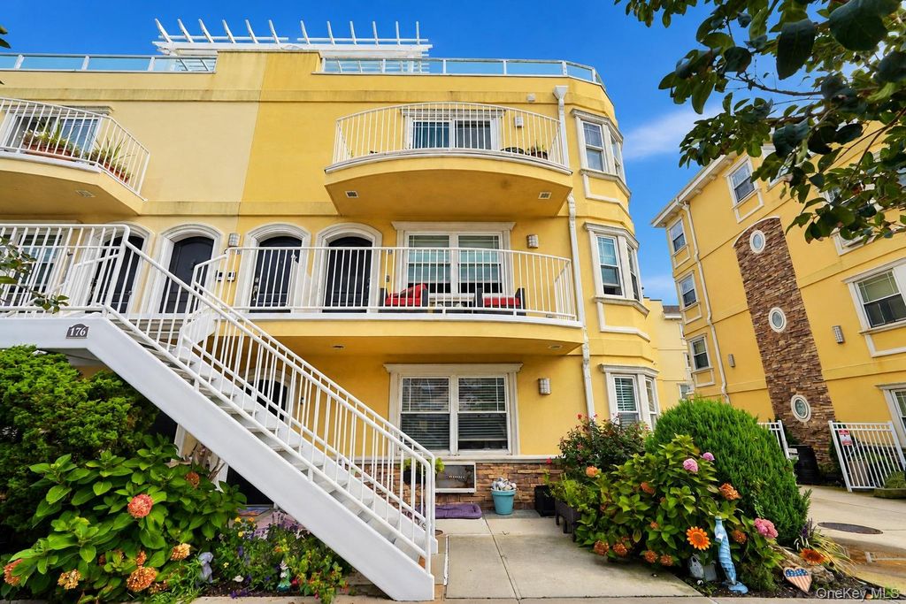 176 Beach 101st Street 4A, Rockaway Park, NY 11694 — photo 2