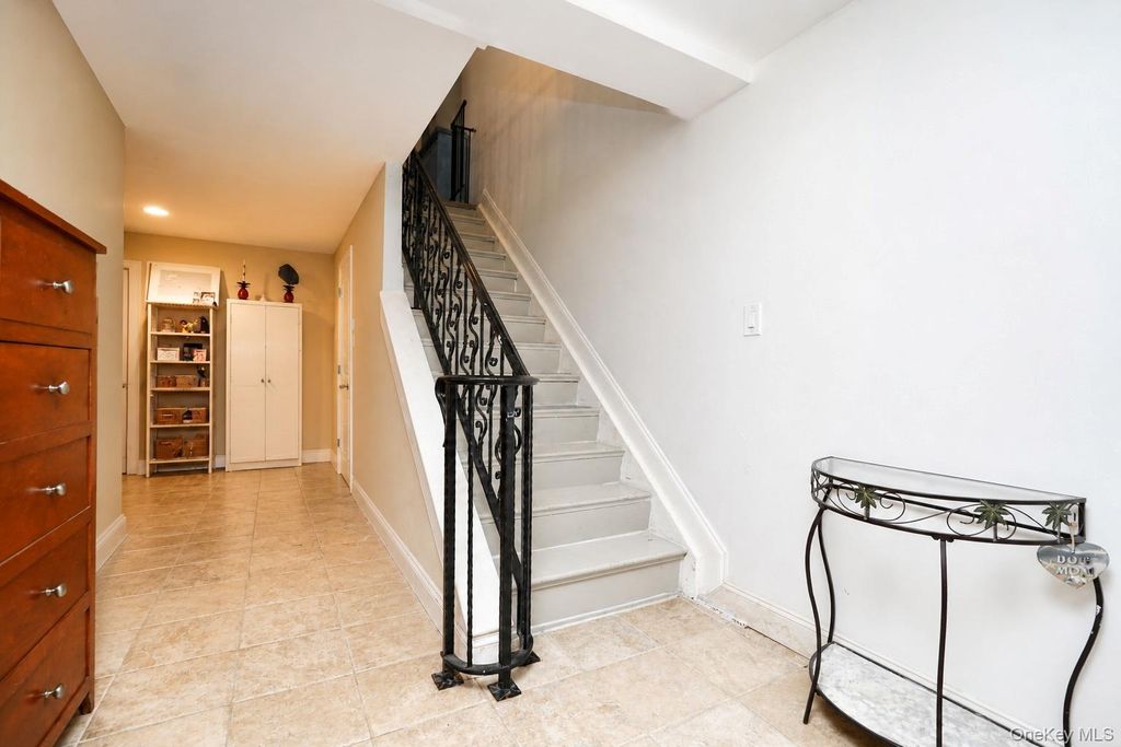 176 Beach 101st Street 4A, Rockaway Park, NY 11694 — photo 3
