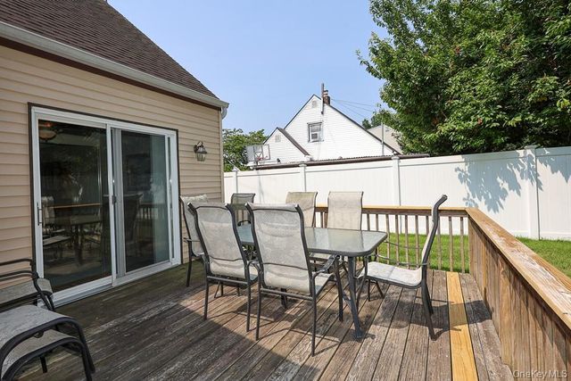 69 Corncrib Lane, Levittown, NY 11756