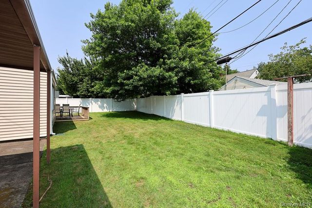69 Corncrib Lane, Levittown, NY 11756