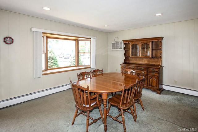 69 Corncrib Lane, Levittown, NY 11756