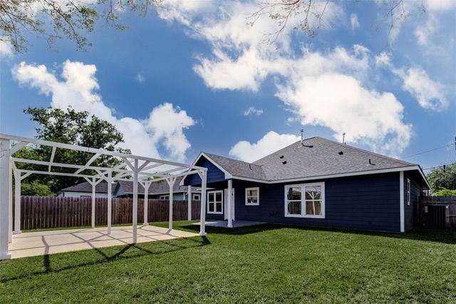 9811 Kerr Street, Houston, TX 77029