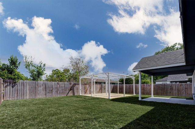 9811 Kerr Street, Houston, TX 77029