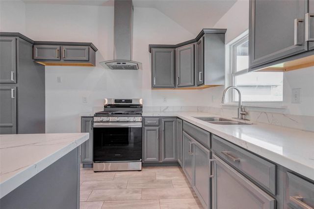 9811 Kerr Street, Houston, TX 77029