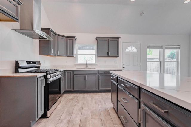 9811 Kerr Street, Houston, TX 77029