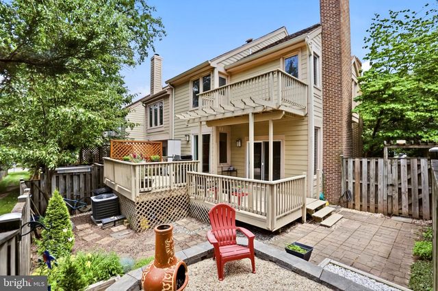 1025 BOROS CT, Herndon, VA 20170