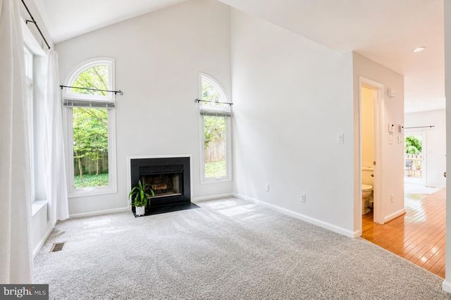 1025 BOROS CT, Herndon, VA 20170