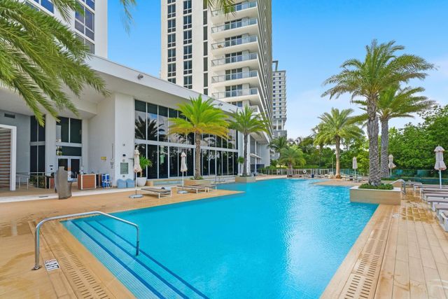 16385 Biscayne Blvd 2516, North Miami Beach, FL 33160