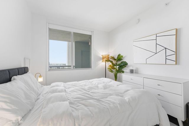 16385 Biscayne Blvd 2516, North Miami Beach, FL 33160