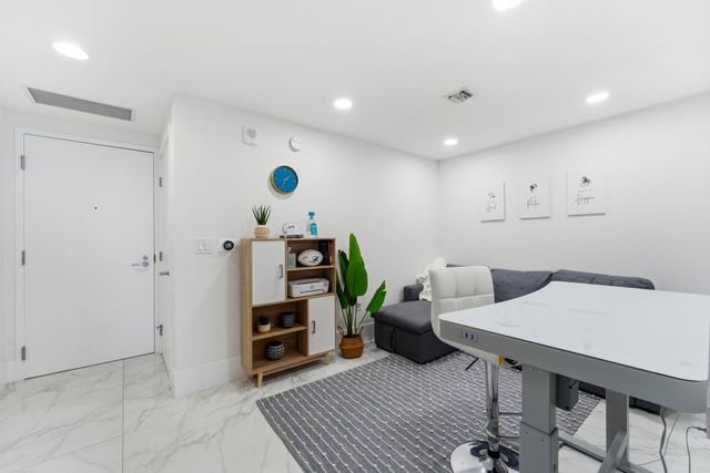 16385 Biscayne Blvd 2516, North Miami Beach, FL 33160